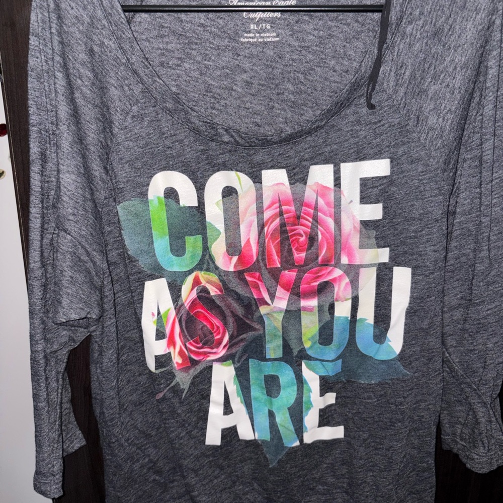 American Eagle Outfitters 3/4 Sleeve Shirt